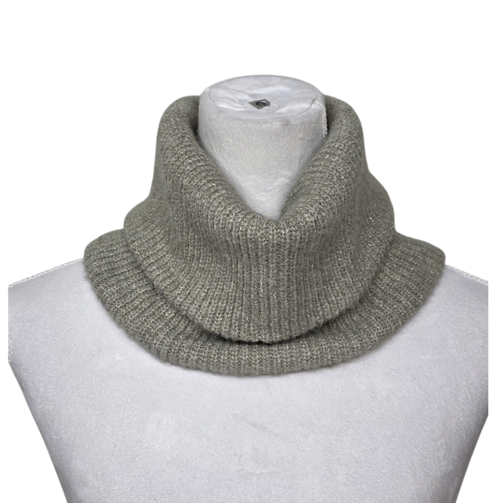 3/$15 Anthropologie Ribbed Soft Knit Moss Green Gaiter Scarf